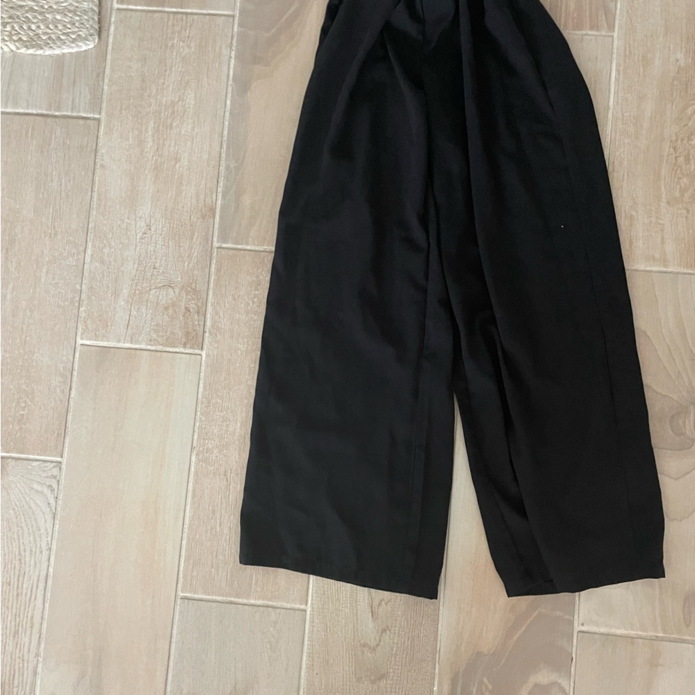 Black wide leg pants. Never worn.